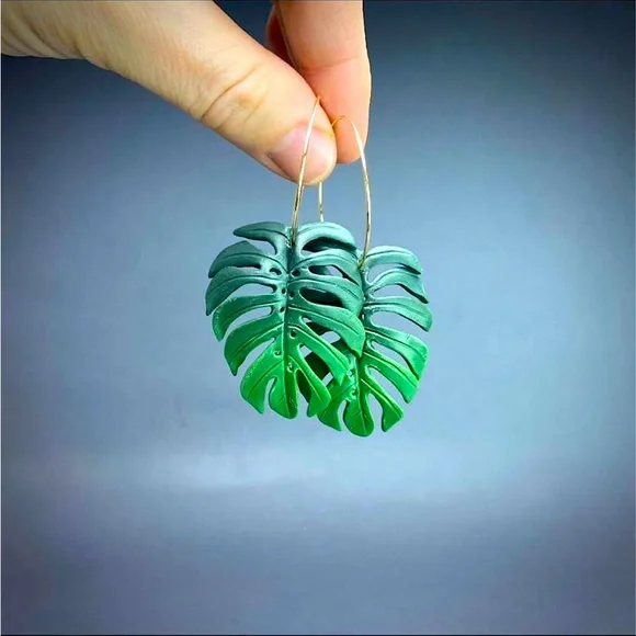 Monstera Gold Hoop Earrings - Picture 4 of 4